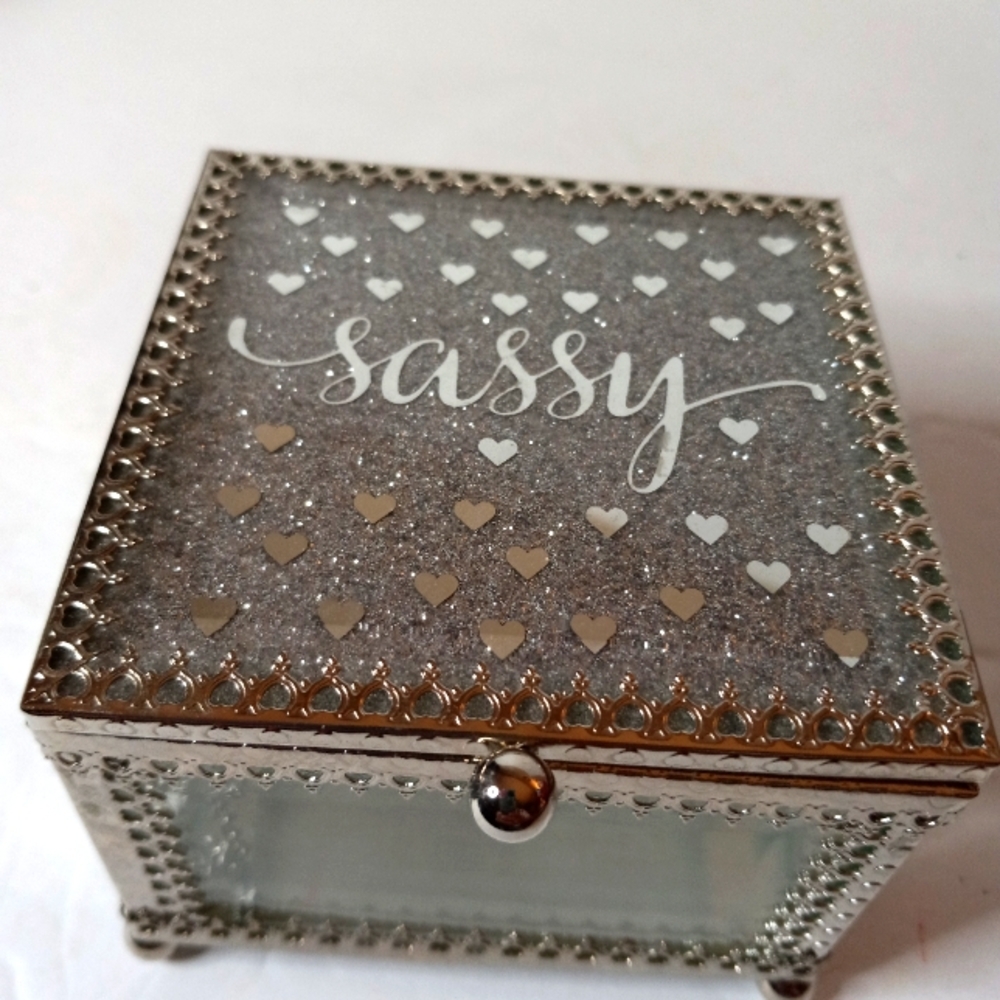 Kensie Home Mirrored Glass Jewelry Box with Glittery Sassy Top!